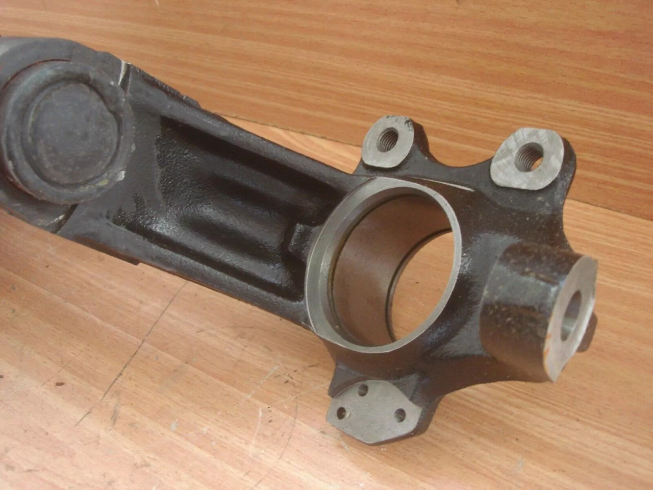 Steering Knuckle Left fits Opel Vectra A Vauxhall Cavalier 90373286 Genuine View Left