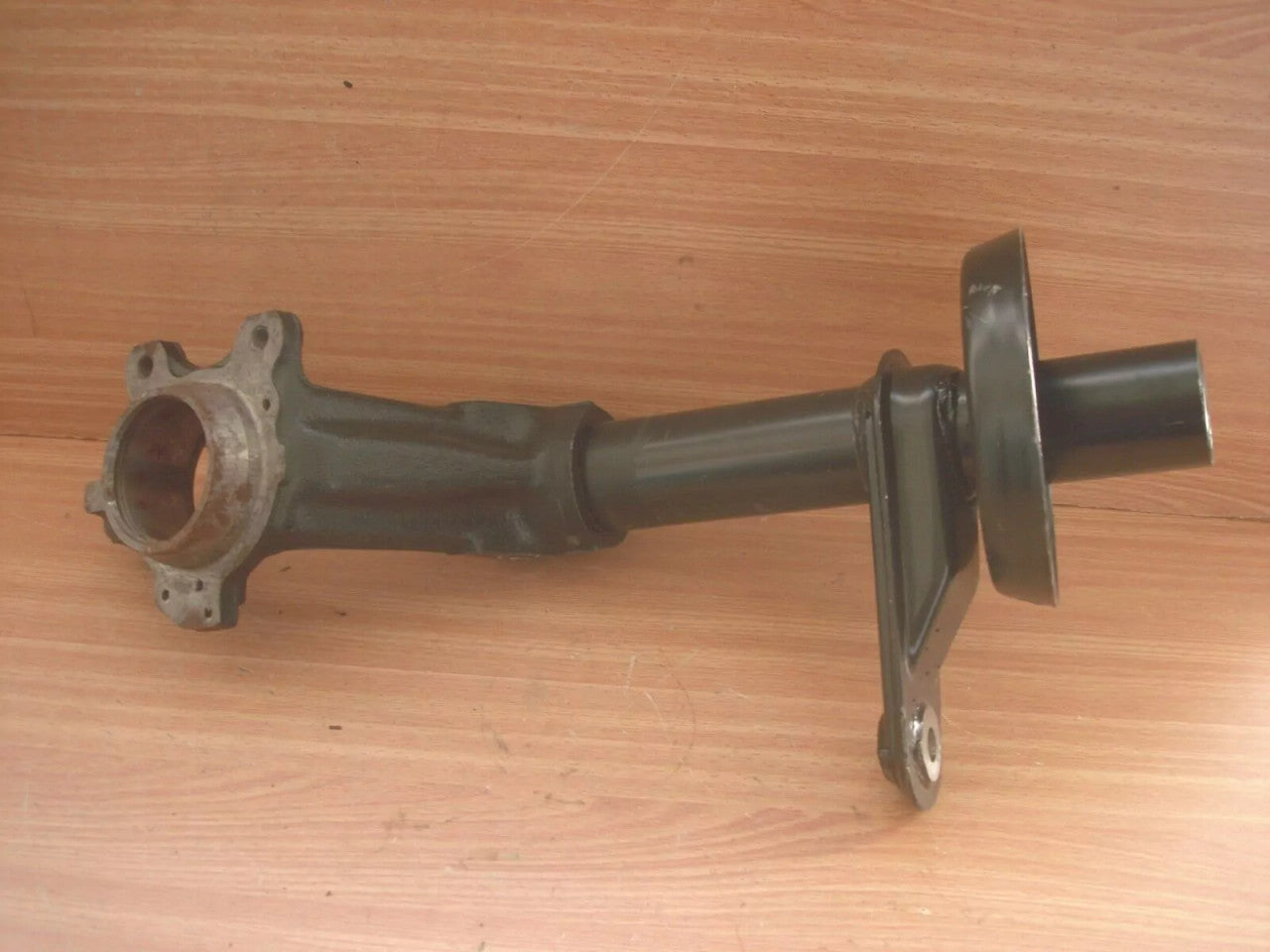 Steering Knuckle Left fits Opel Vauxhall Astra F 90375389 Genuine View Front