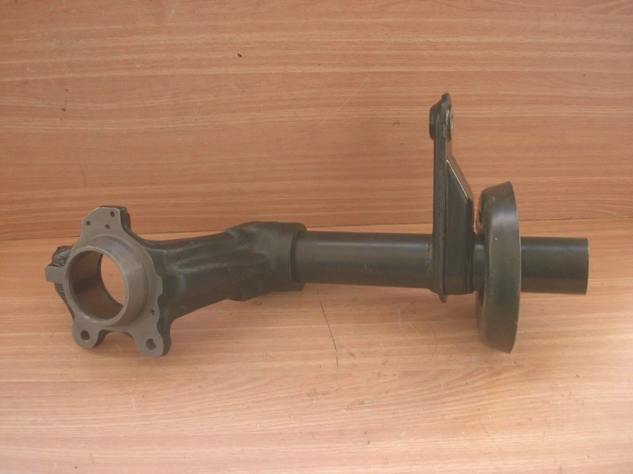 Steering Knuckle Right fits Opel Vauxhall Astra F 90375390 Genuine View Front