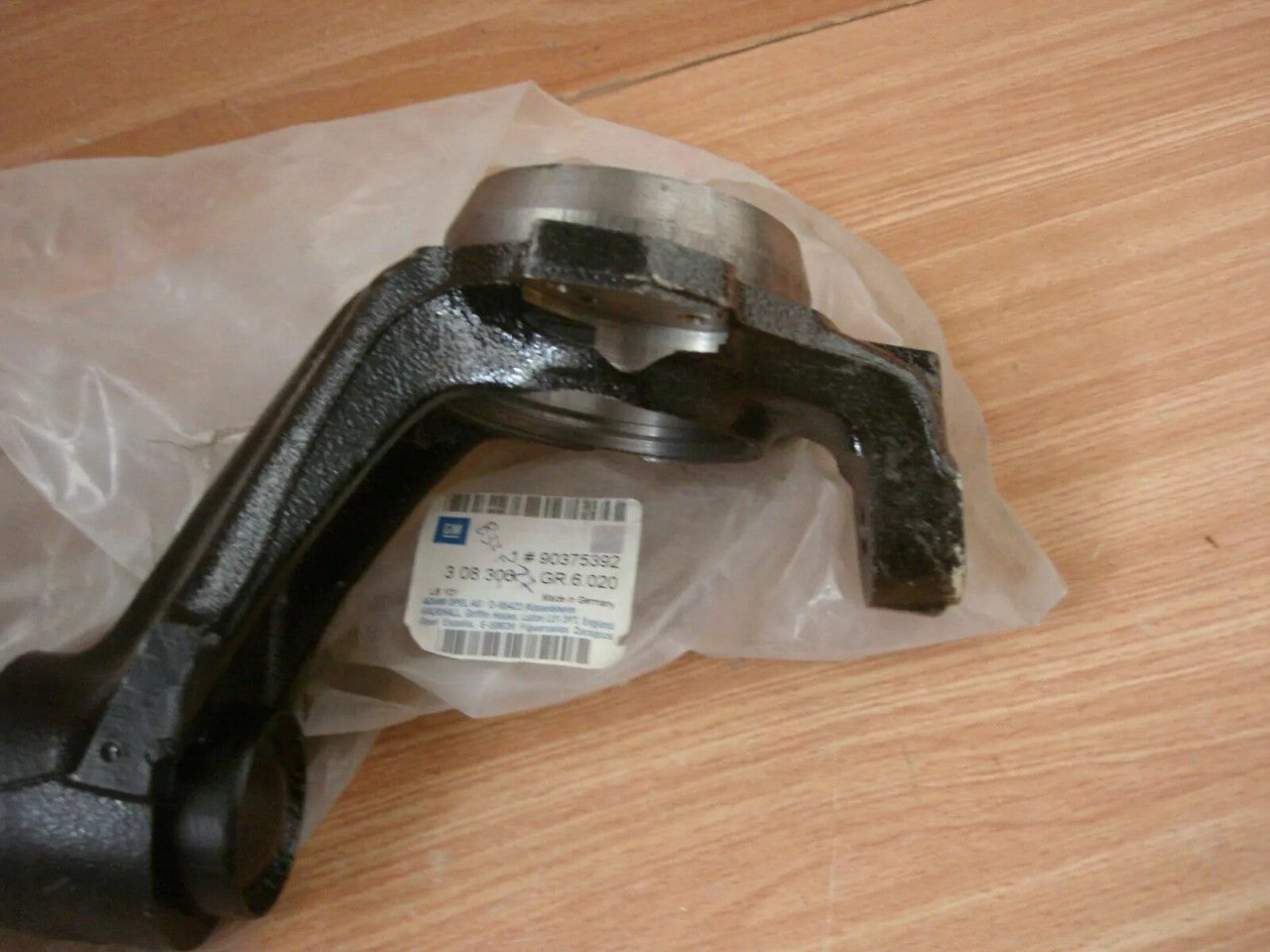 Steering Knuckle Right fits Opel Vauxhall Astra F 90375392 Genuine View Left