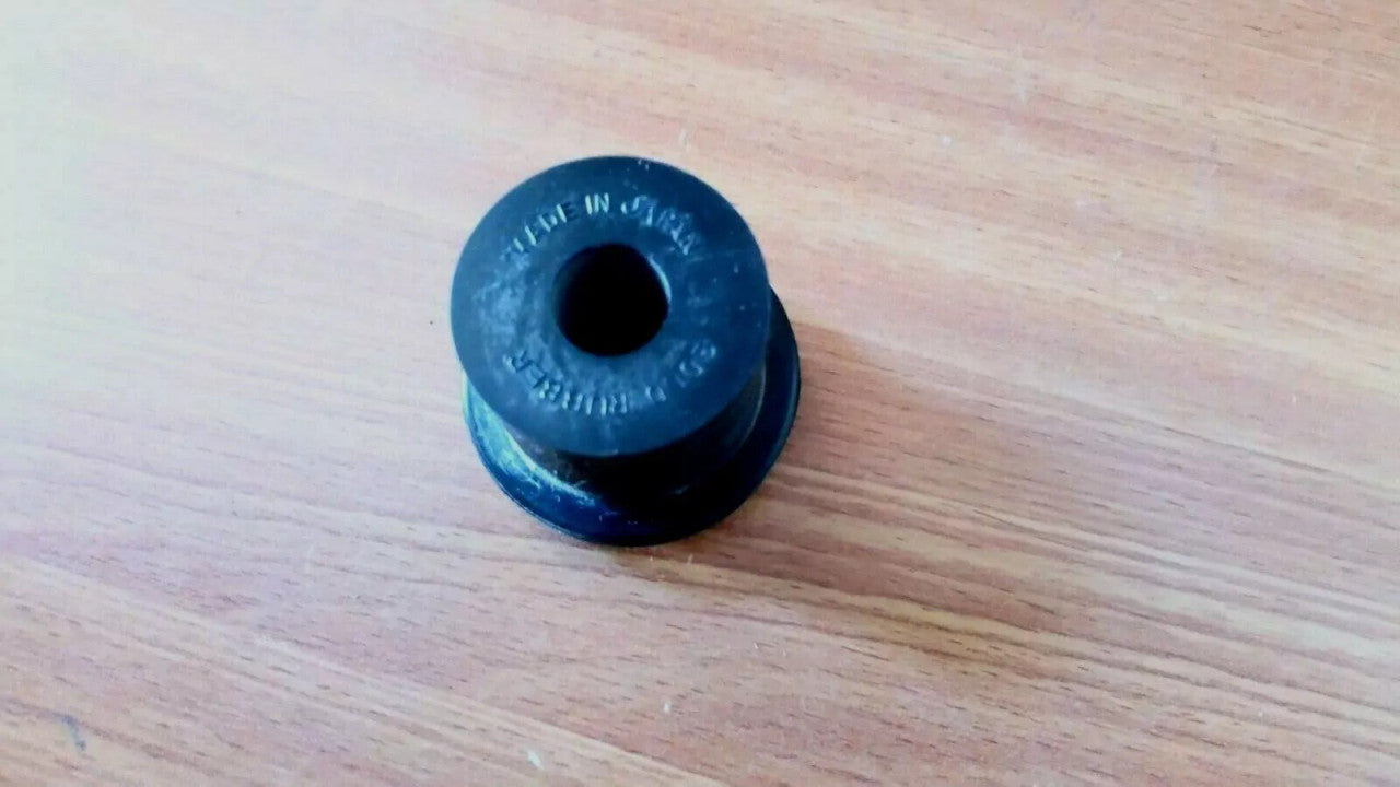 4x Leaf Springs Bush Rear fits Toyota Corolla Corona Cressida Mark2 Starlet 90385-13002 View Front