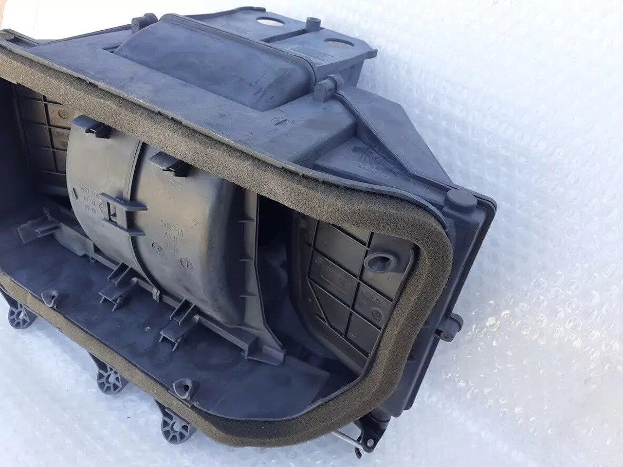 Heater Motor Housing fits Opel Vauxhall Corsa B 90386778 Genuine View Right