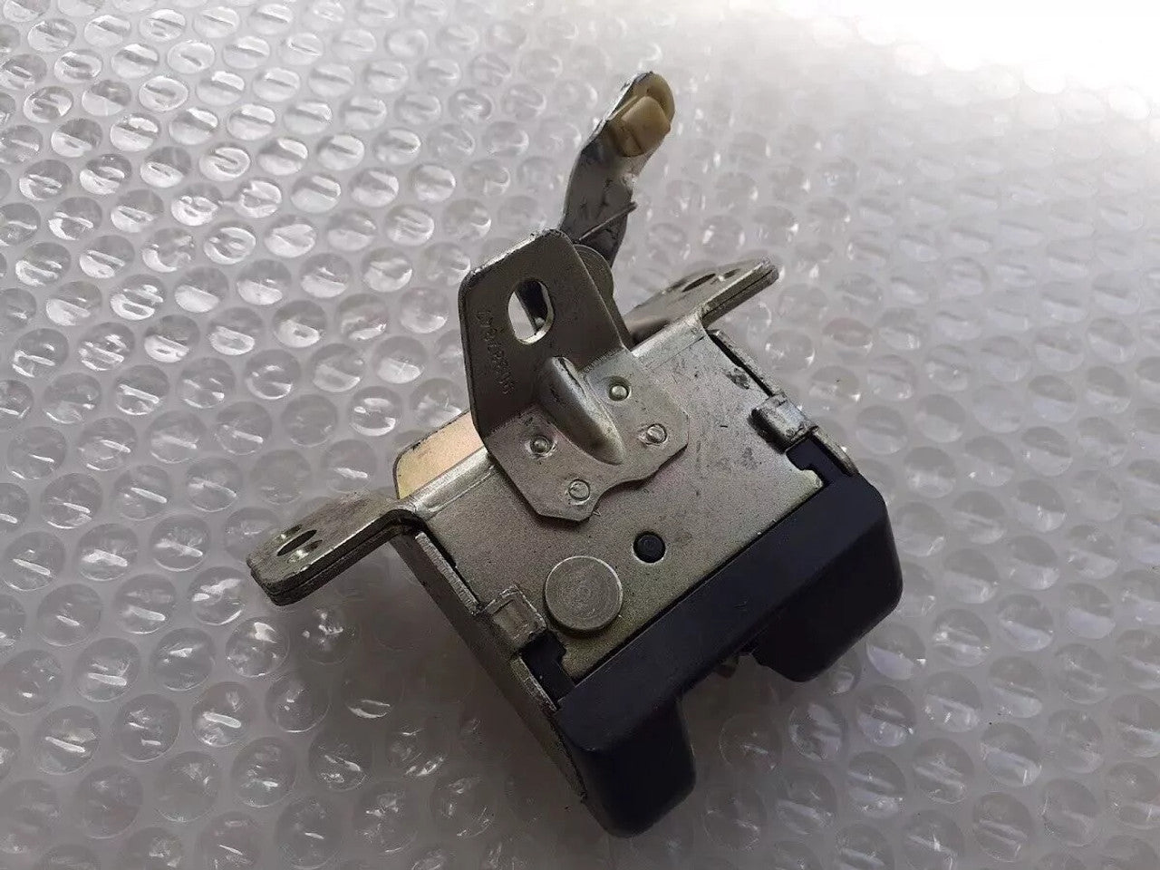 Trunk Lock fits Opel Vauxhall Corsa B 90387847 Genuine View Rear