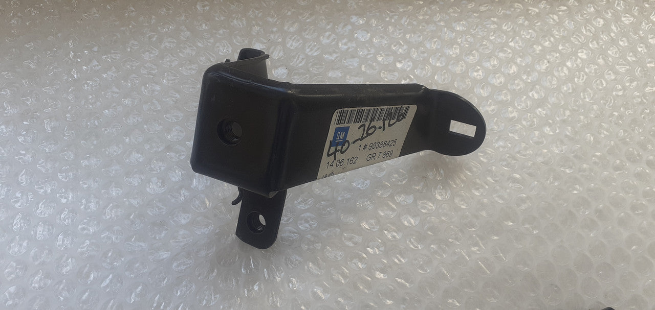 Front Bumper Bracket Right fits Opel Vauxhall Corsa B Combo 90388425 Genuine View Front