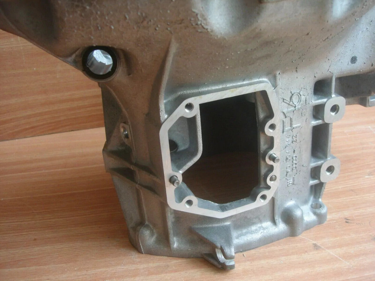 Manual Transmission Housing fits Opel Vauxhall Calibra Ascona C 90398042 Genuine View Lower