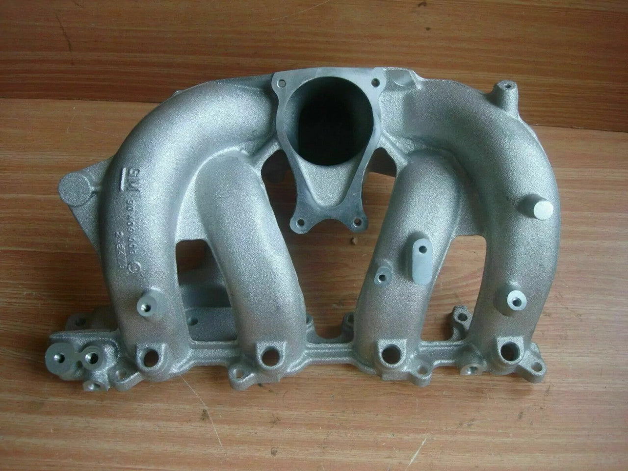 Intake Manifold fits Opel Vauxhall Astra F GSi C20XE 90409485 Genuine View Front