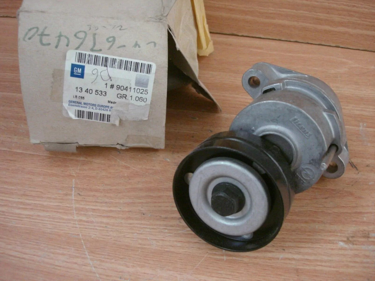 Tensioner VBelt fits Opel Vauxhall Corsa B Vectra A B Astra F 90411025 Genuine View Front