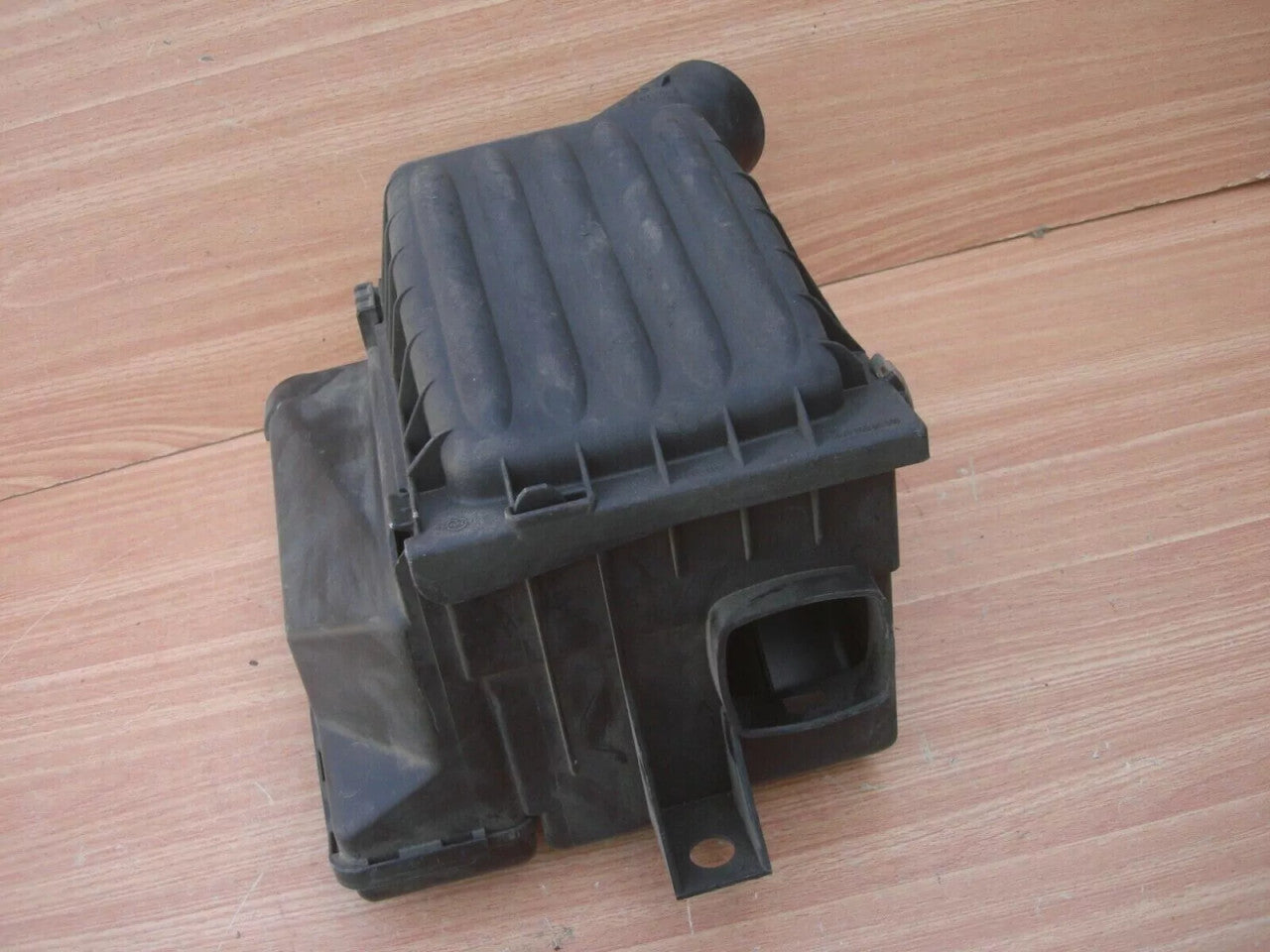 Air Filter Housing Box fits Opel Vauxhall Corsa B Diesel 90411704 Genuine View Rear