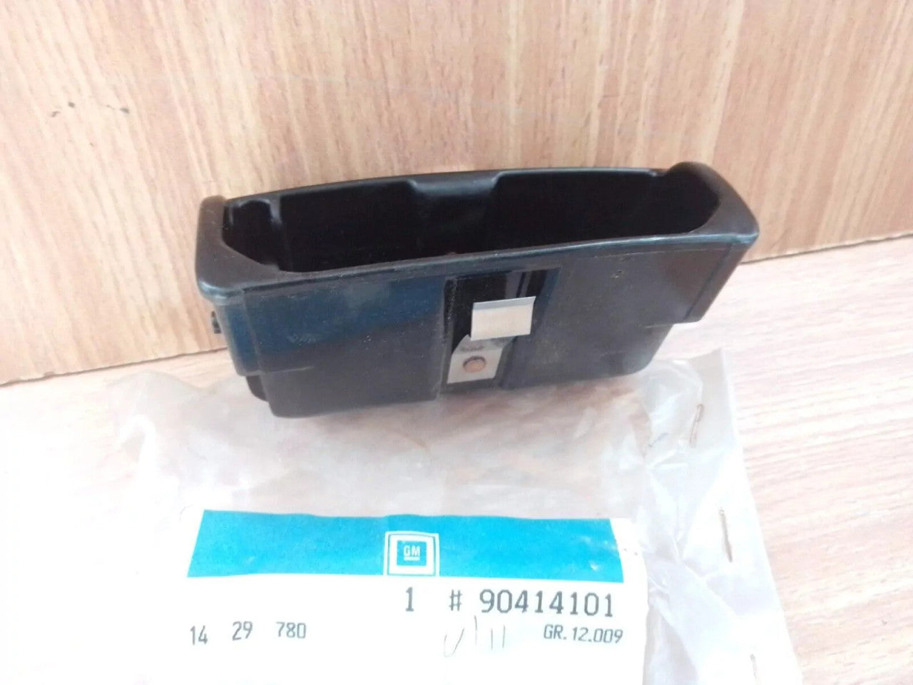 Ashtray Rear fits Opel Vauxhall Vectra B Astra F 90414101 Genuine View Front