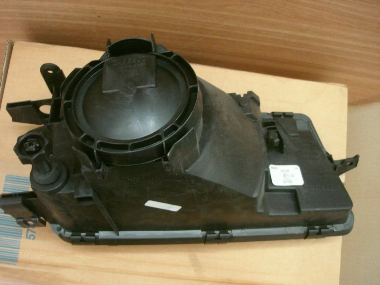 Headlight Left RHD fits Opel Vectra A Vauxhall Cavalier 90421593 Genuine View Right