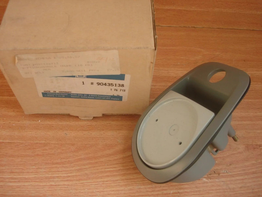 Exterior Door Handle Tailgate Prime fits Opel Vauxhall Omega B 90435138 Genuine View Front