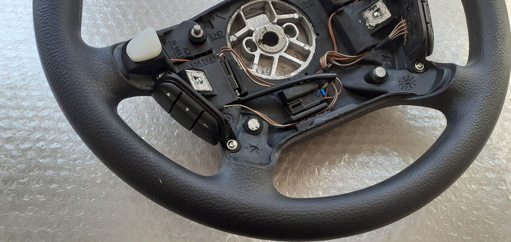 Steering Wheel fits Opel Vauxhall Vectra B 90437088 Genuine View Left