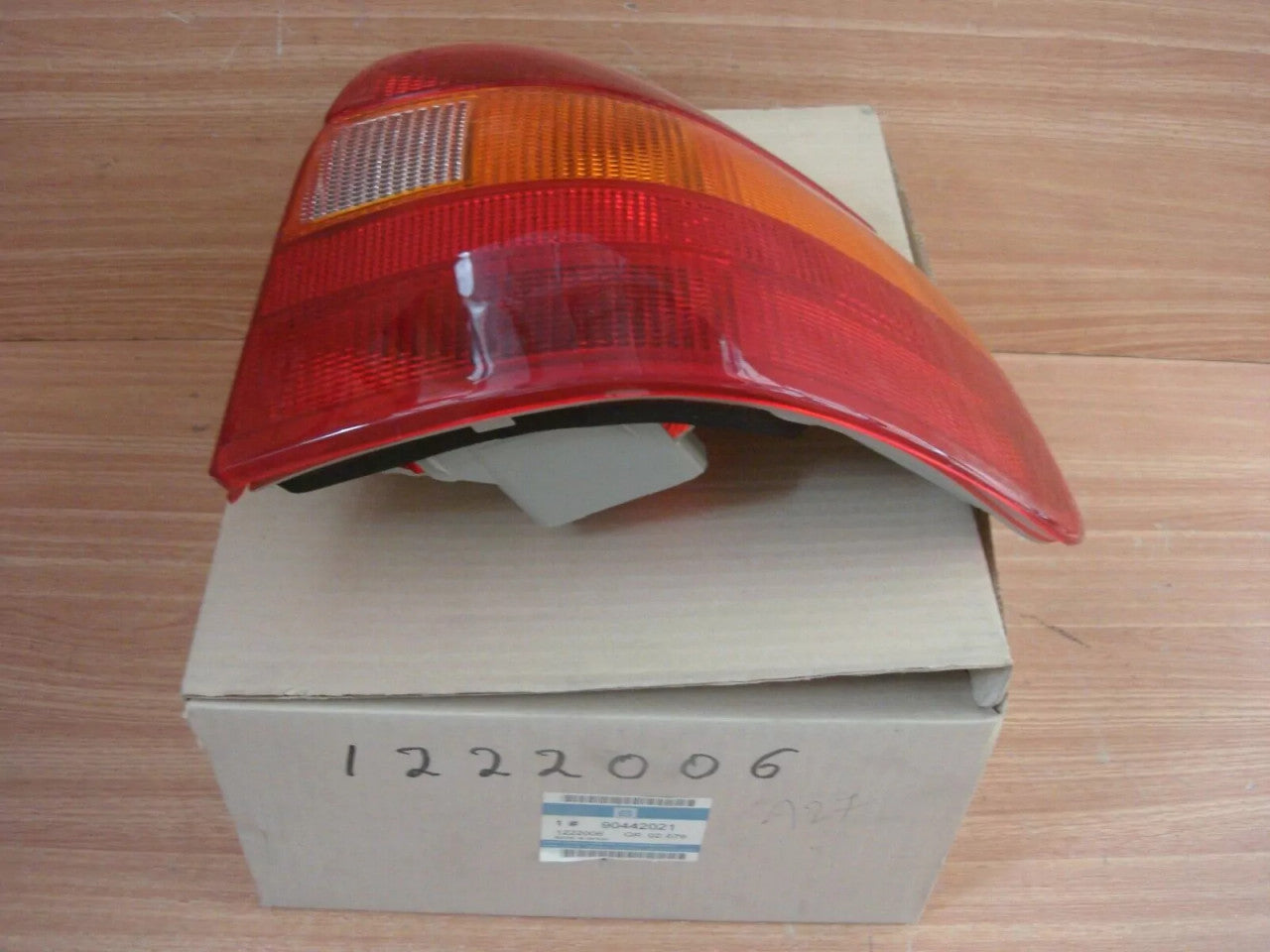 Tail Rear Light Right fits Opel Vauxhall Astra F 90442021 Genuine View Front