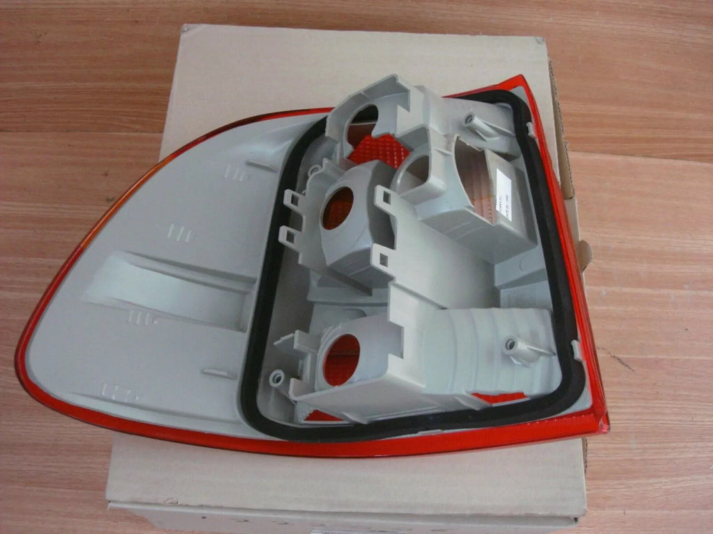 Tail Rear Light Right fits Opel Vauxhall Astra F 90442021 Genuine View Right