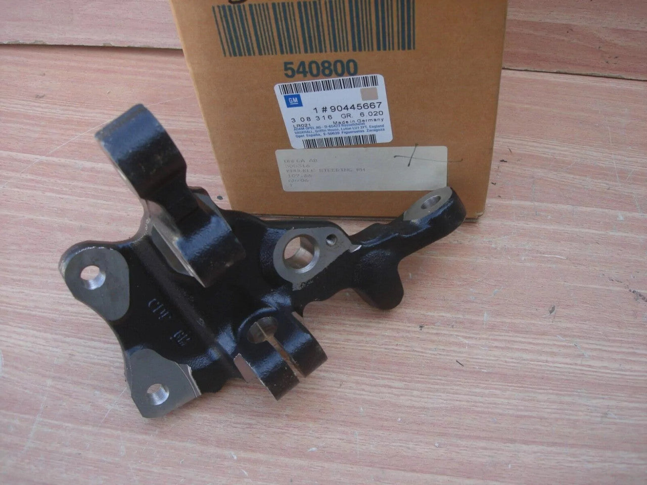 Steering Knuckle Right fits Opel Vauxhall Omega B 90445667 Genuine View Rear