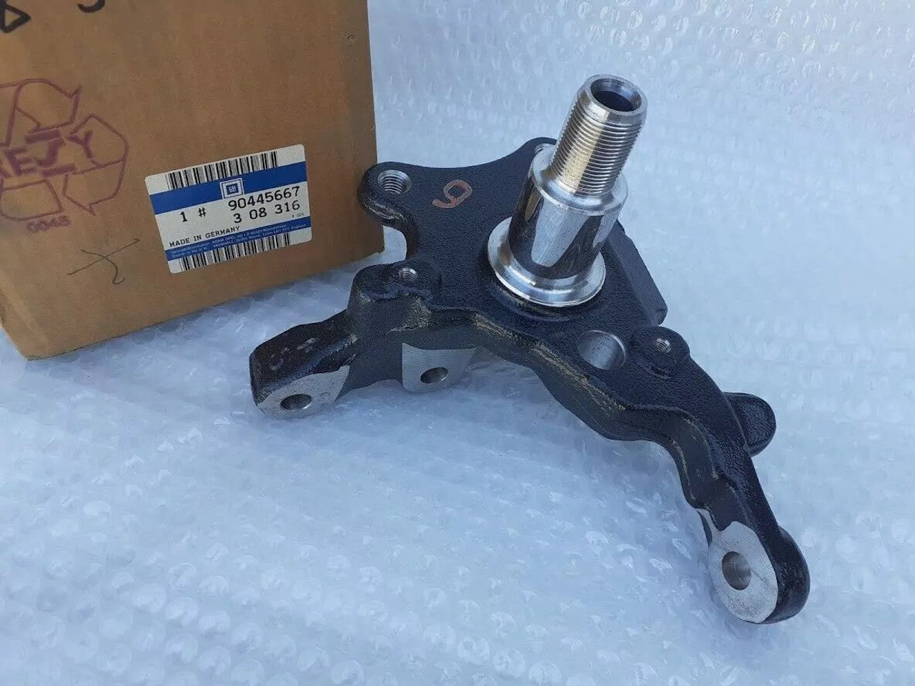 Steering Knuckle Right fits Opel Vauxhall Omega B 90445667 Genuine View Close Up Front
