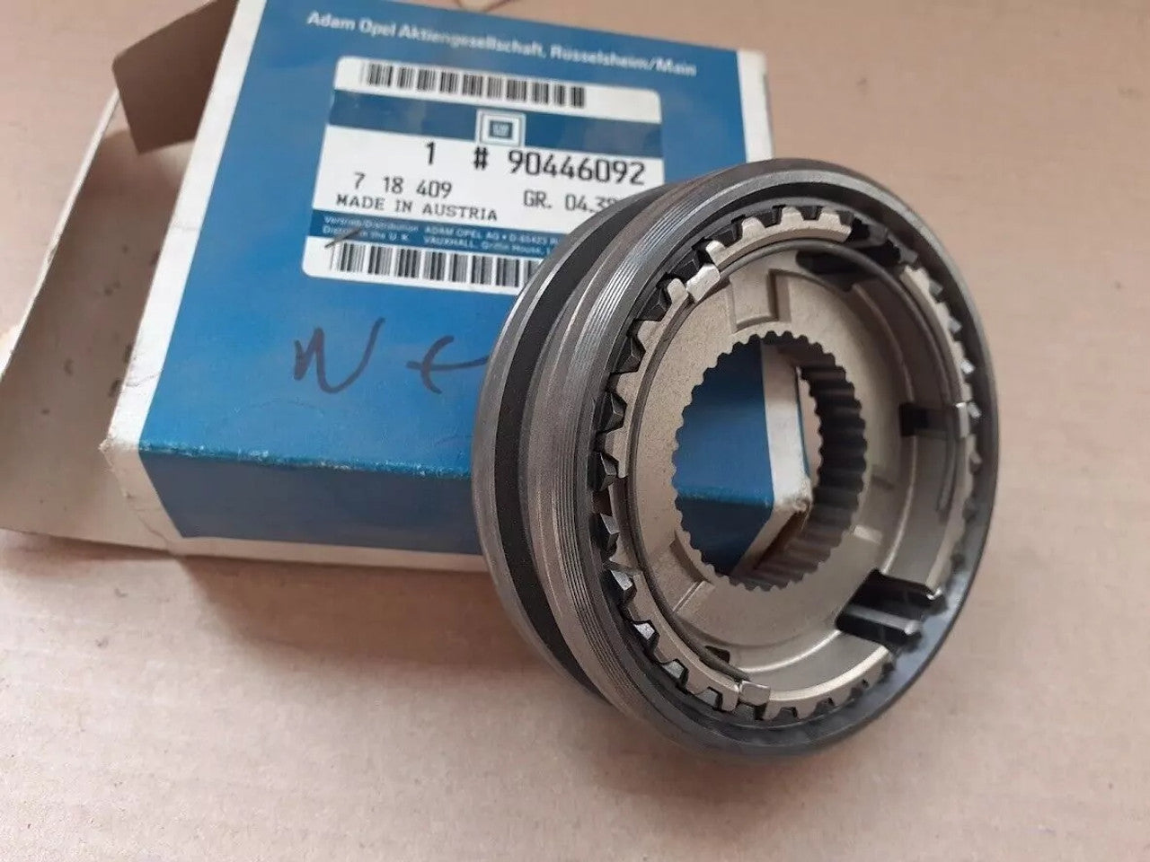 Transmission Hub Clutch fits Vectra B Corsa B Astra F 90446092 Genuine View Front