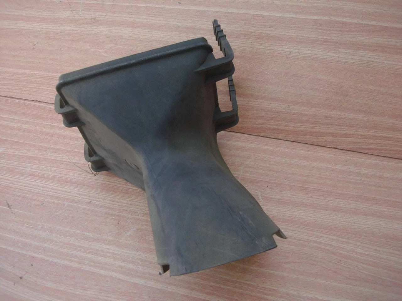 Oil Cooler Cowl fits Opel Vauxhall Omega B U25TD 90448568 Genuine View Close Up Left