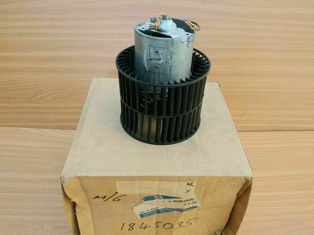 Fan Blower Motor fits Opel Vauxhall Calibra Vectra A Astra F 90451605 Genuine View Front