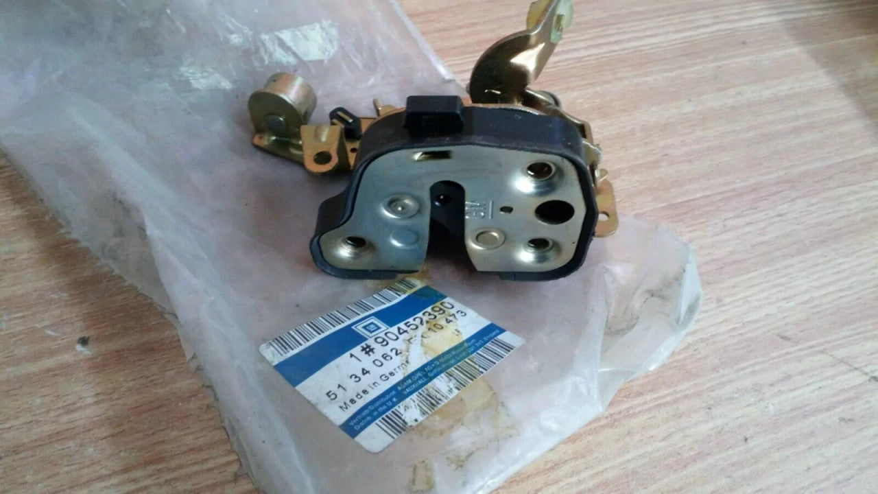 Door Lock Rear Right fits Opel Vauxhall Astra F 90452390 Genuine View Front