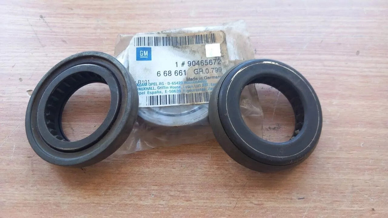 1x Clutch Release Bearing fits Opel Vauxhall 90465672 Genuine View Front