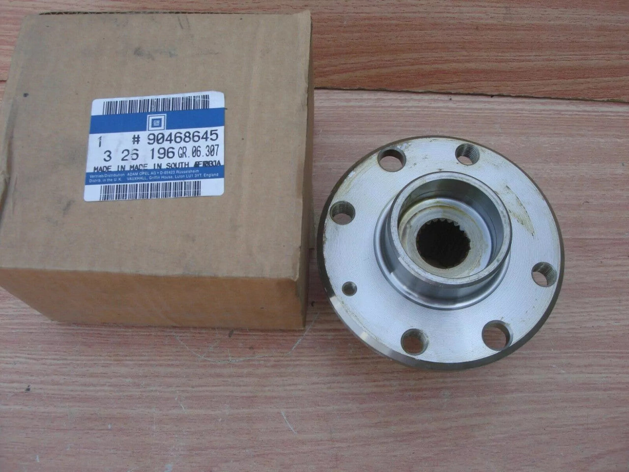 Wheel Hub Front fits Opel Vauxhall Astra F Vectra B 90468645 Genuine View Rear