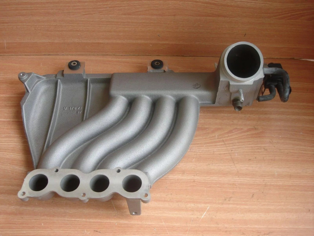 Intake Manifold fits Opel Vauxhall Astra F X16XEL 90470055 Genuine View Rear
