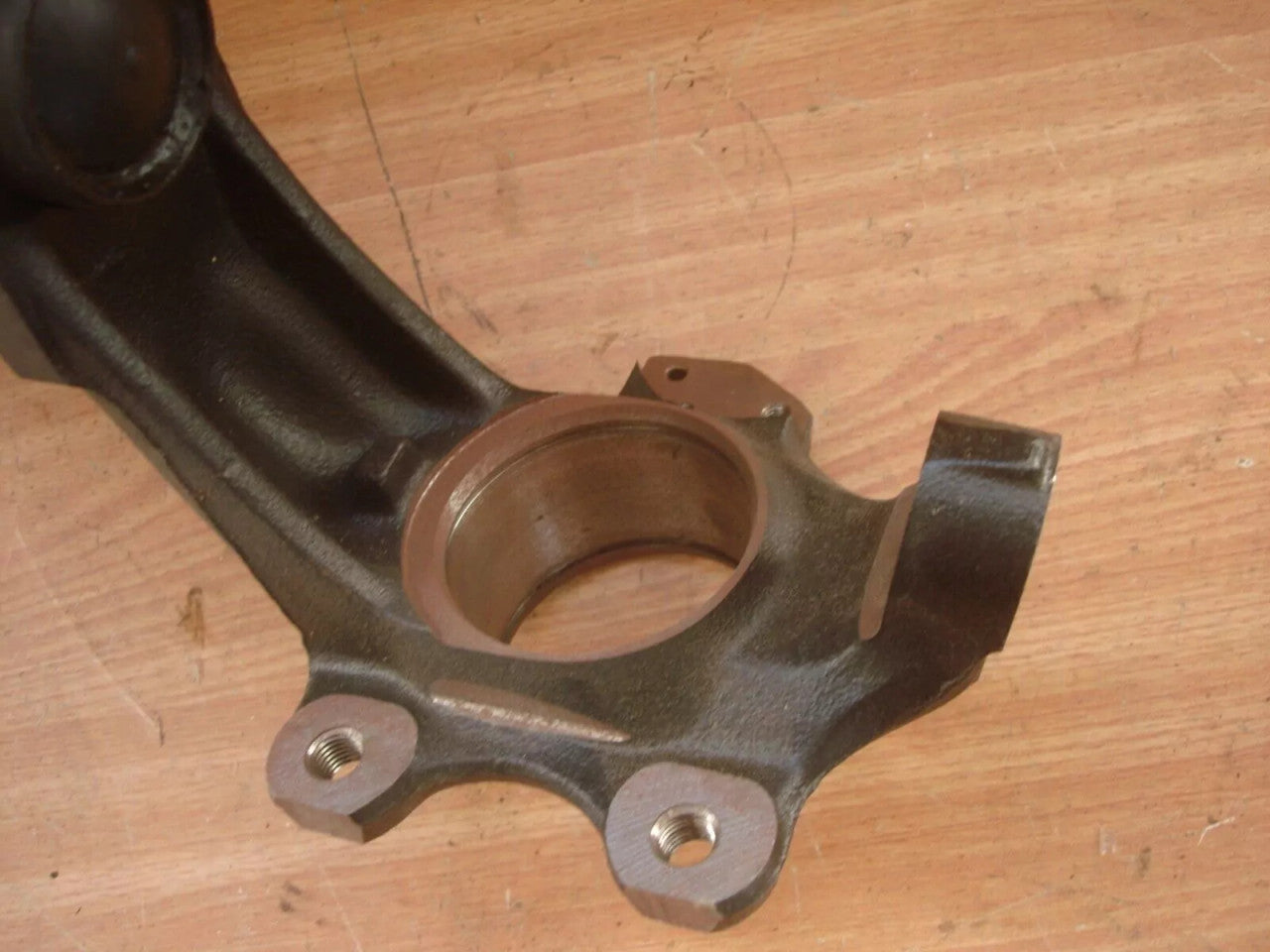 Steering Knuckle Right fits Opel Vauxhall Astra F 90473953 Genuine View Left