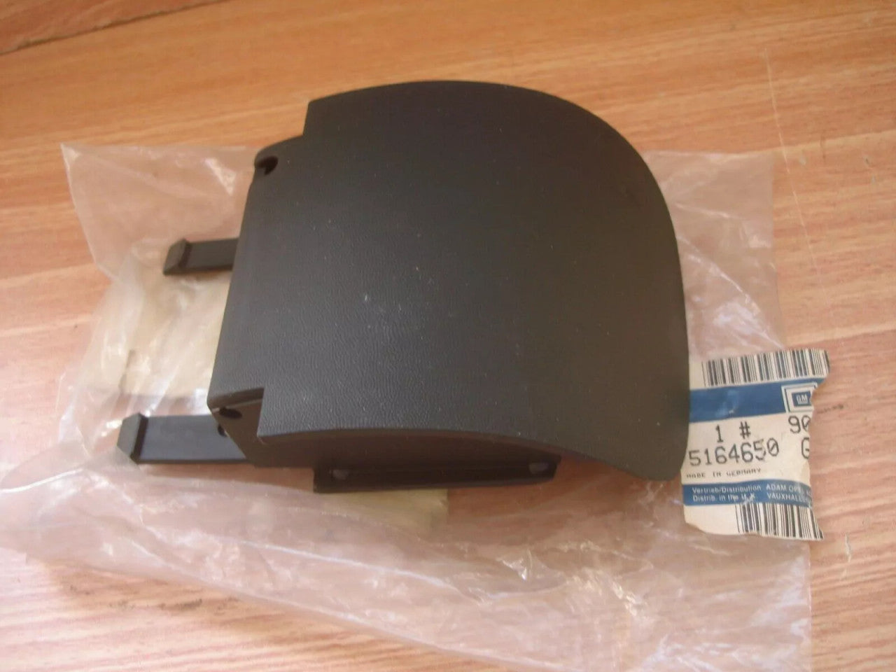 Rear Moulding Flap Right Black fits Opel Vauxhall Omega B 90477578 Genuine View Right