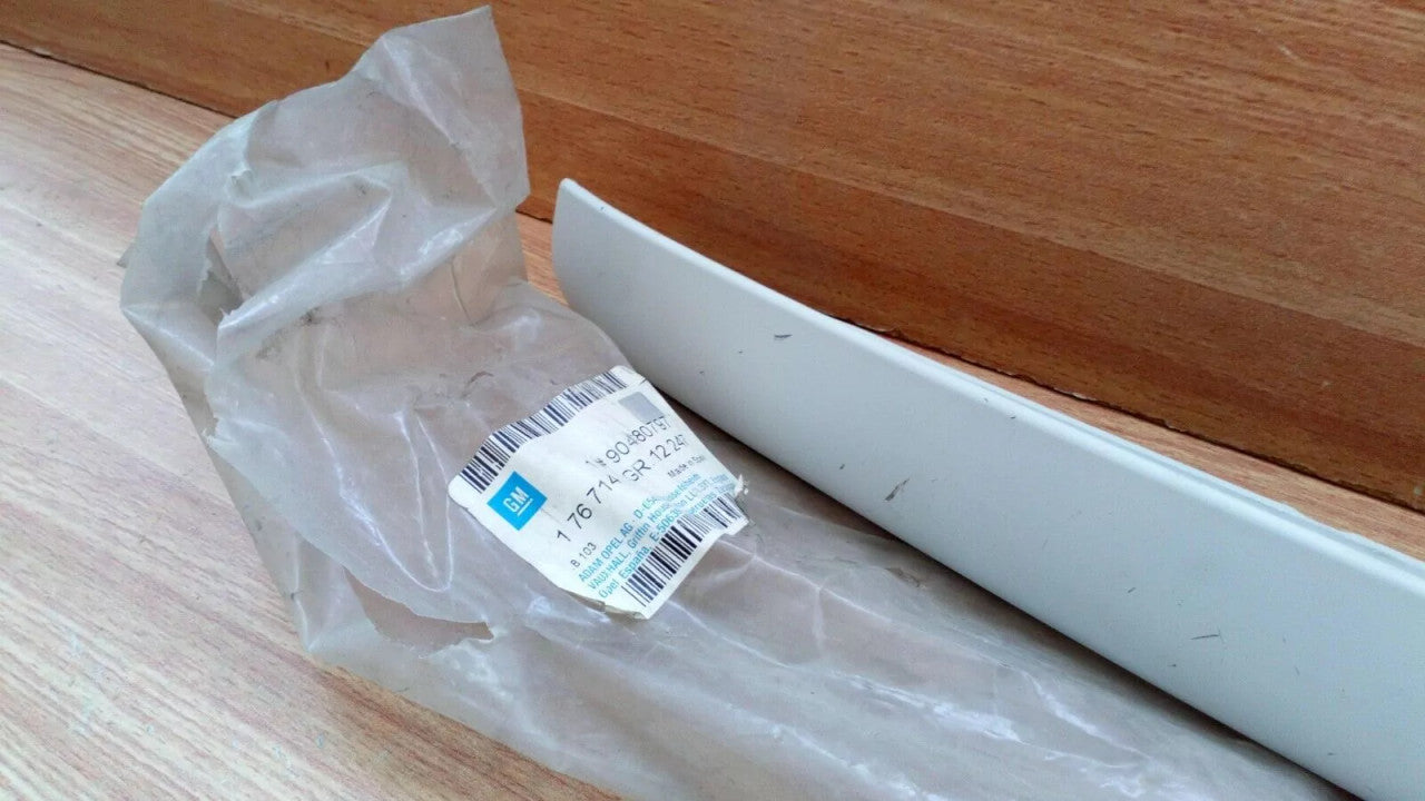 Handle Trunk Primed fits Opel Vauxhall Vectra B 90480797 Genuine View Right