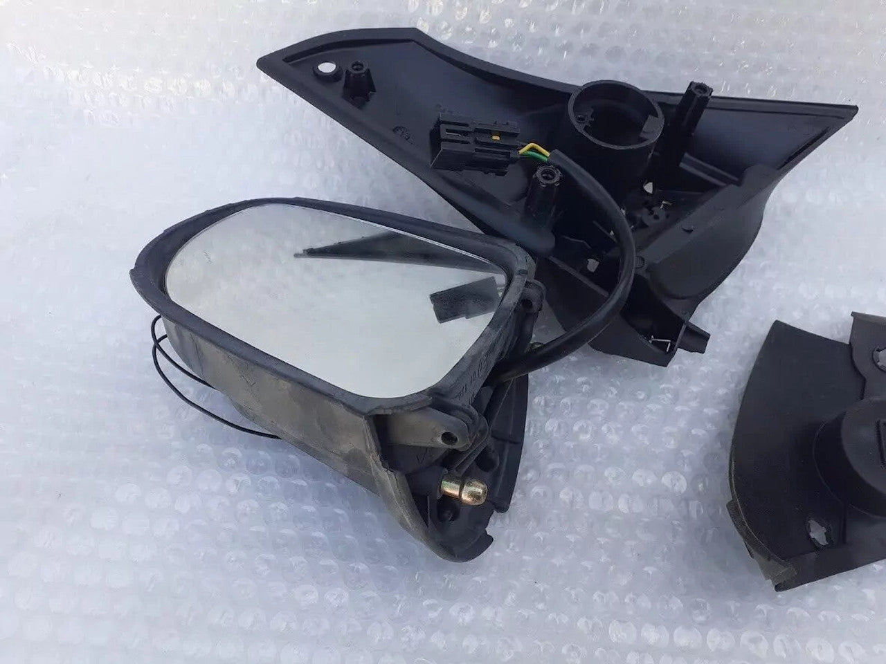 Wing Mirror Repair Kit Right RHD fits Opel Vauxhall Corsa B 90482046 Genuine View Close Up Front