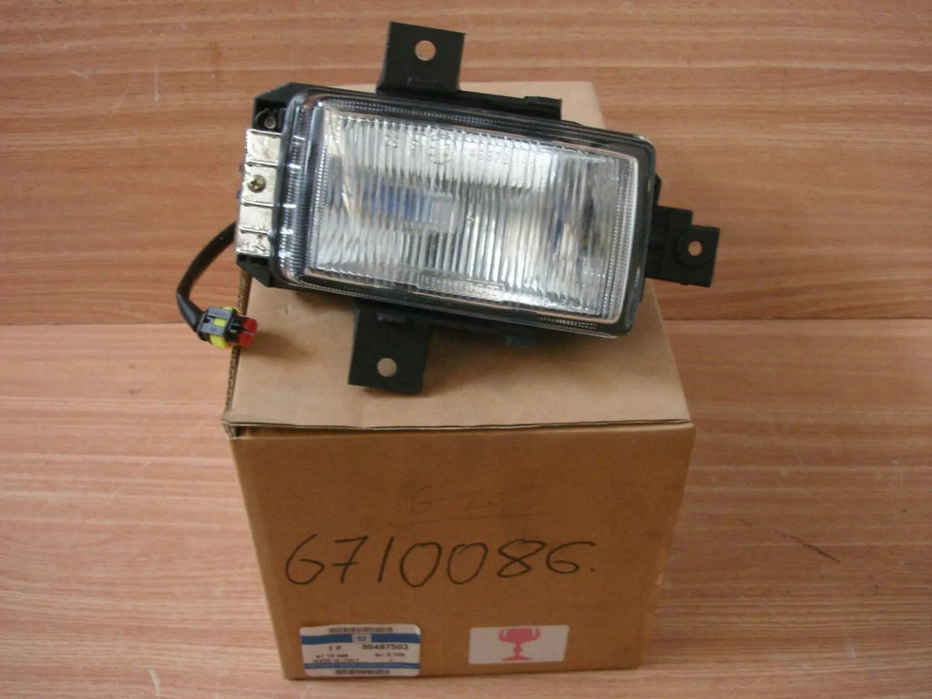 Fog Light Front Right fits Opel Vauxhall Omega B 90487503 Genuine View Front