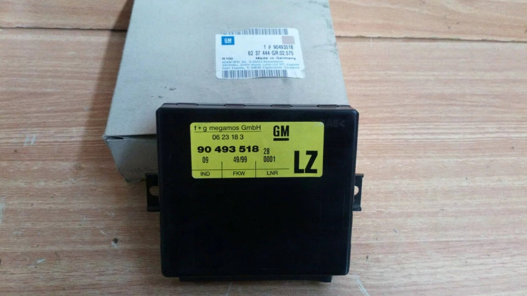 Control Unit Immobilizer fits Opel Vauxhall Omega B 90493518 Genuine View Front