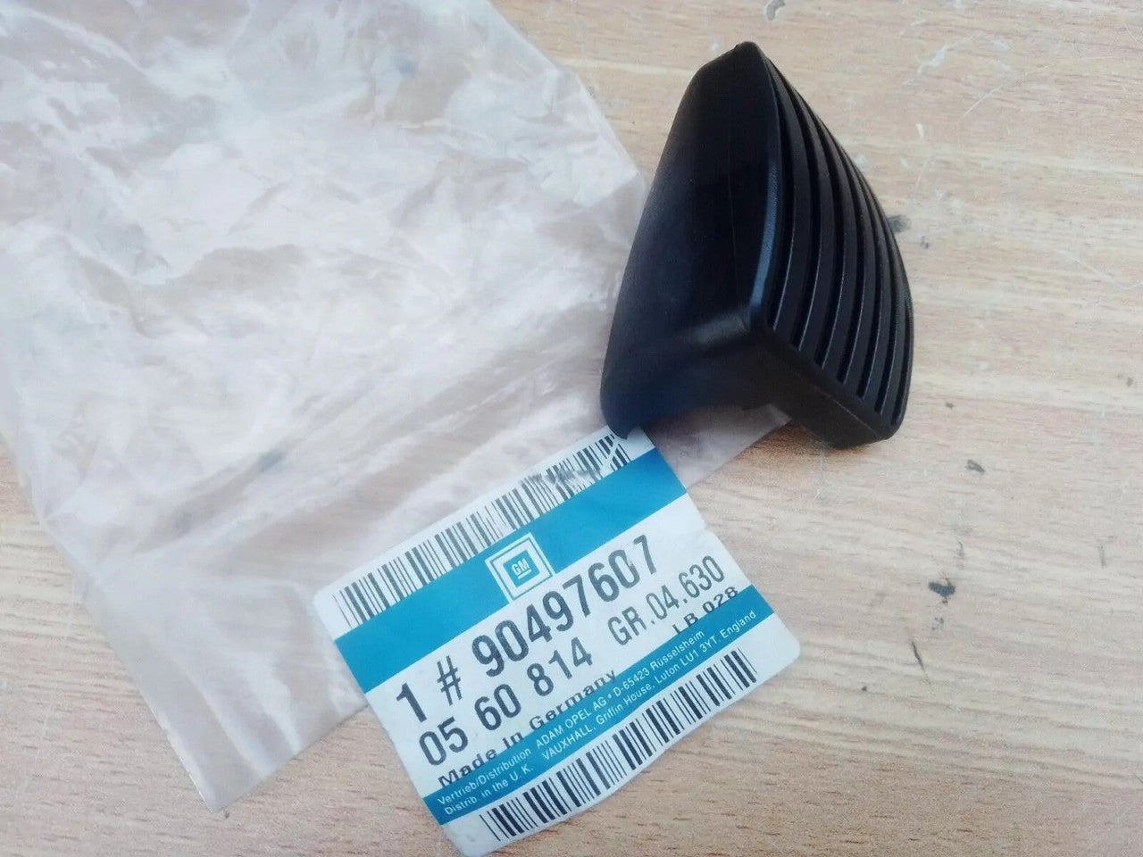 Manual Transmission Brake Pedal Pad fits Opel Vauxhall Corsa B 90497607 Genuine View Front