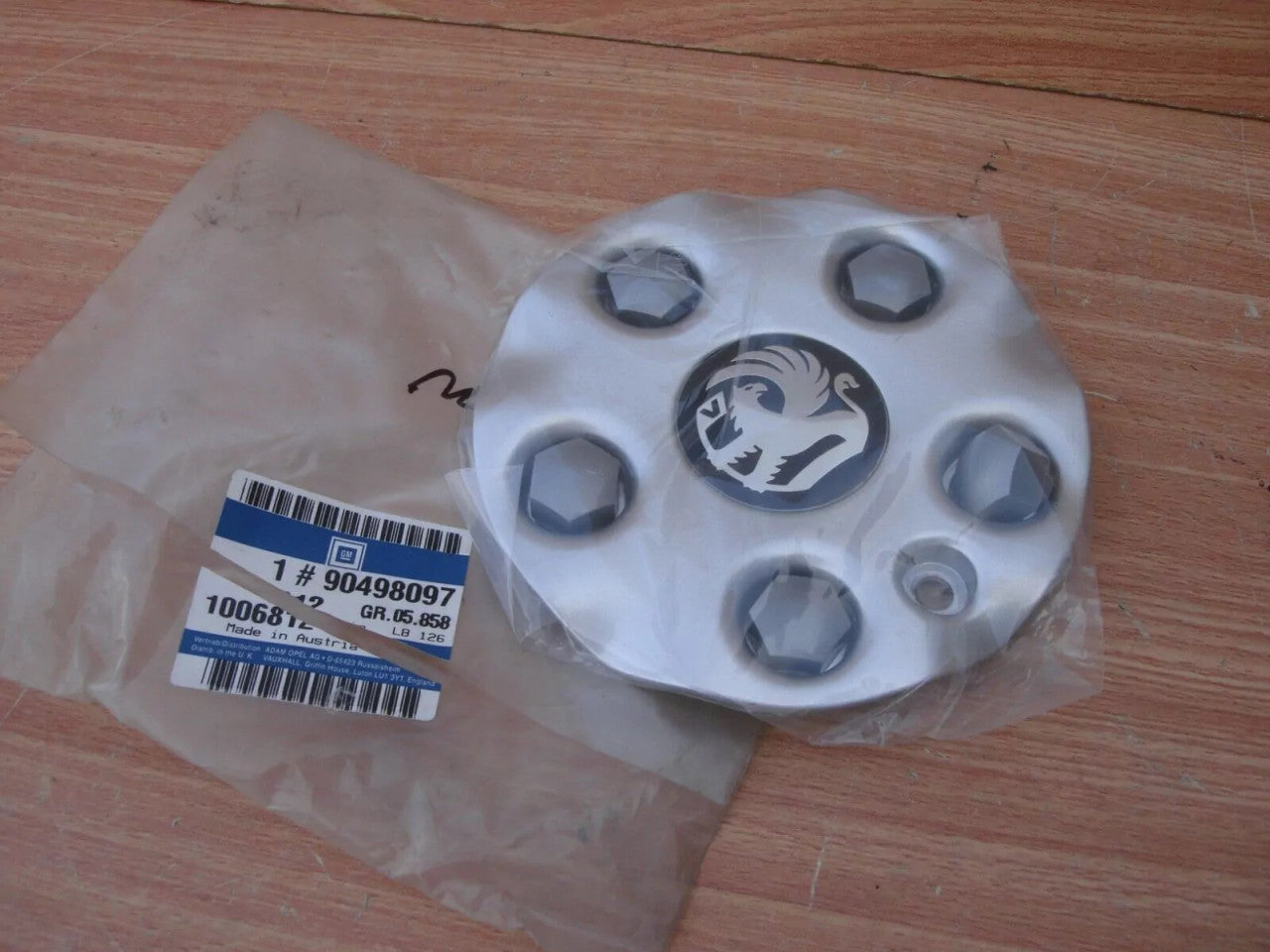 Wheel Center Cap fits Vauxhall Vectra B Calibra 90498097 Genuine View Front