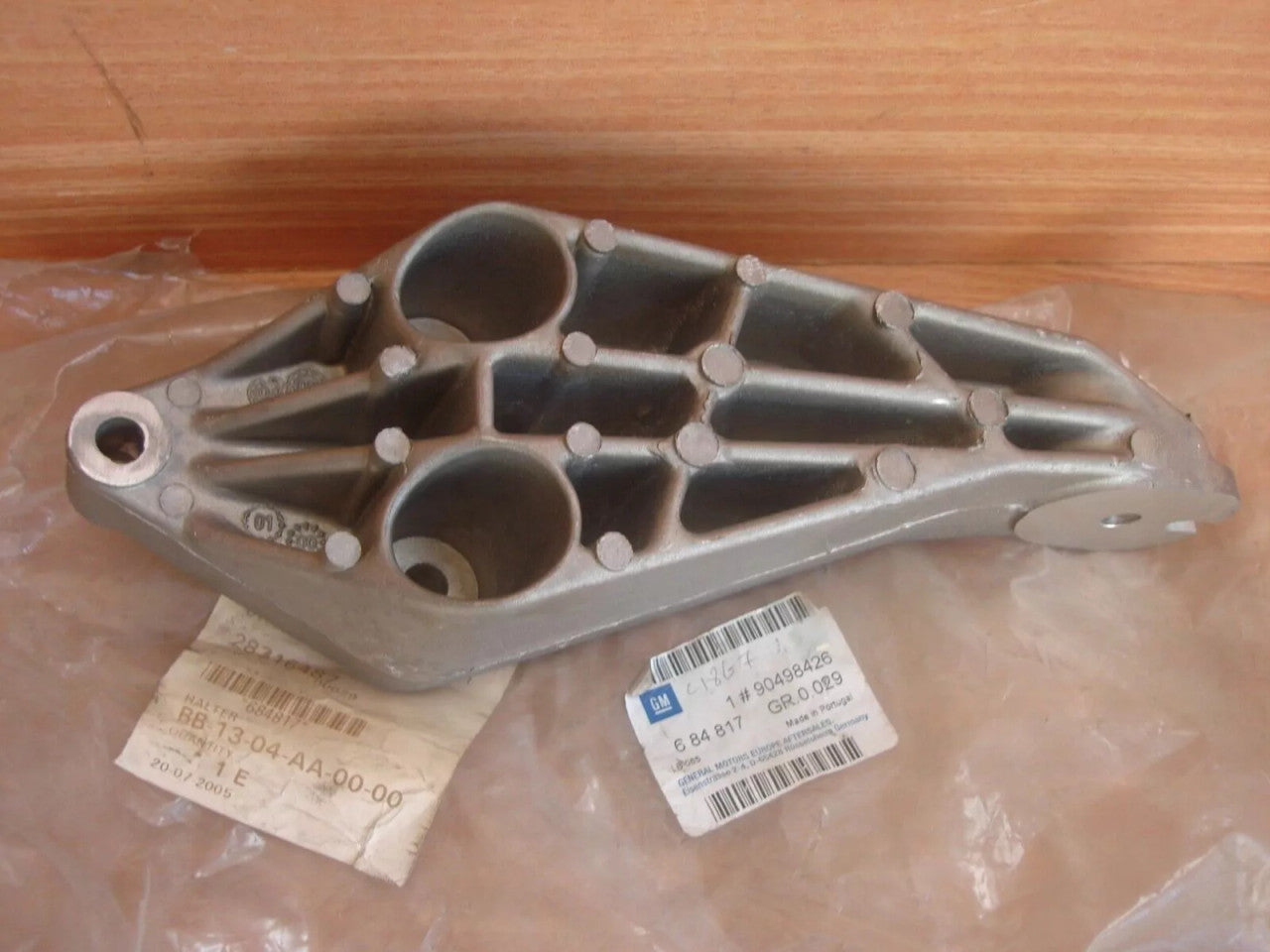 Engine Mount Bracket Front Left fits Opel Vauxhall Vectra B 90498426 Genuine View Front