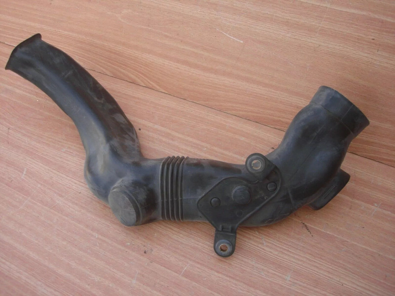 Air Intake Tube fits Opel Vauxhall Vectra B 1.6 90499628 Genuine View Right