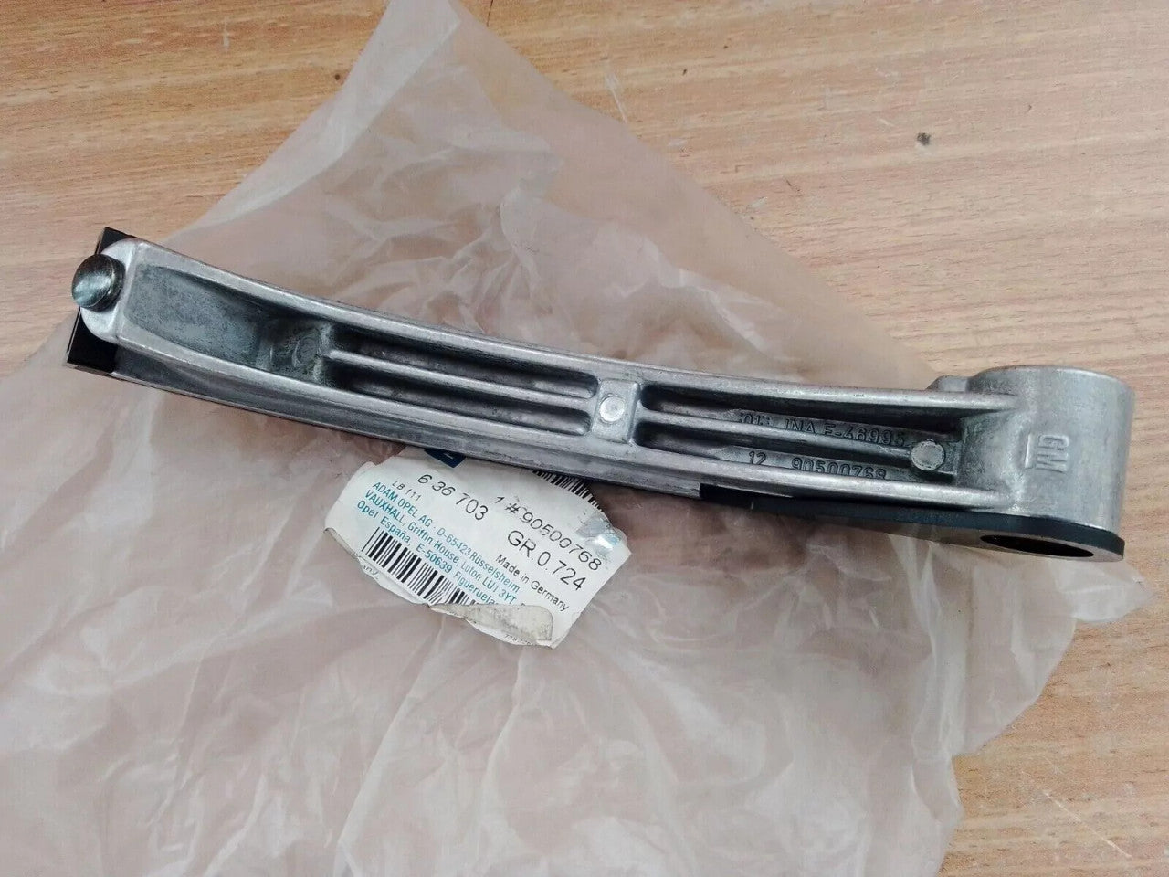 Timing Chain Guide Rail Lower fits Opel Vauxhall X20 Y20 Y22 Diesel 90500768 View Rear