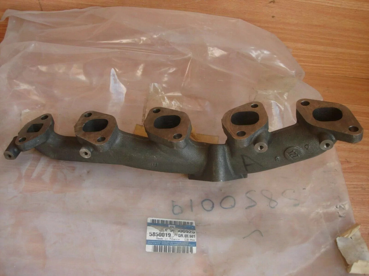 Exhaust Manifold fits Opel Vauxhall Sintra Omega B Frontera B Astra G Diesel 90500926 View Right