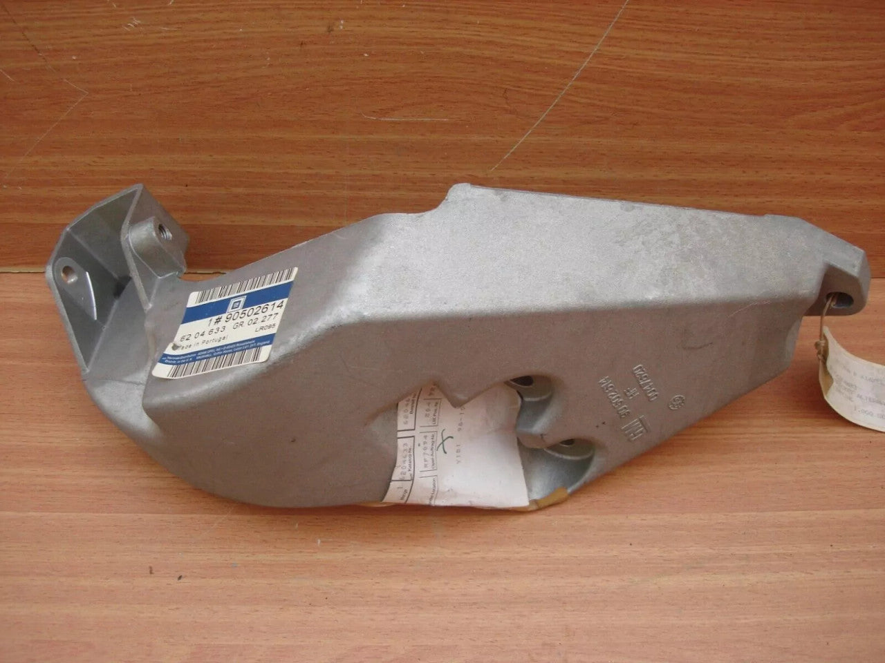 Alternator Bracket Mounting fits Opel Vauxhall Vectra B X16XEL 90502614 Genuine View Front