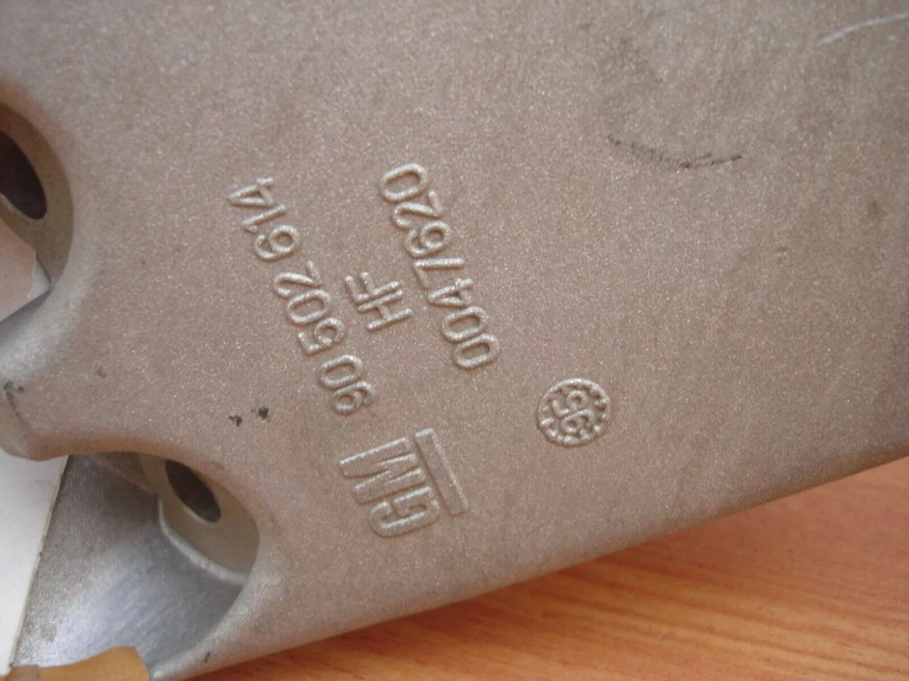 Alternator Bracket Mounting fits Opel Vauxhall Vectra B X16XEL 90502614 Genuine View Right