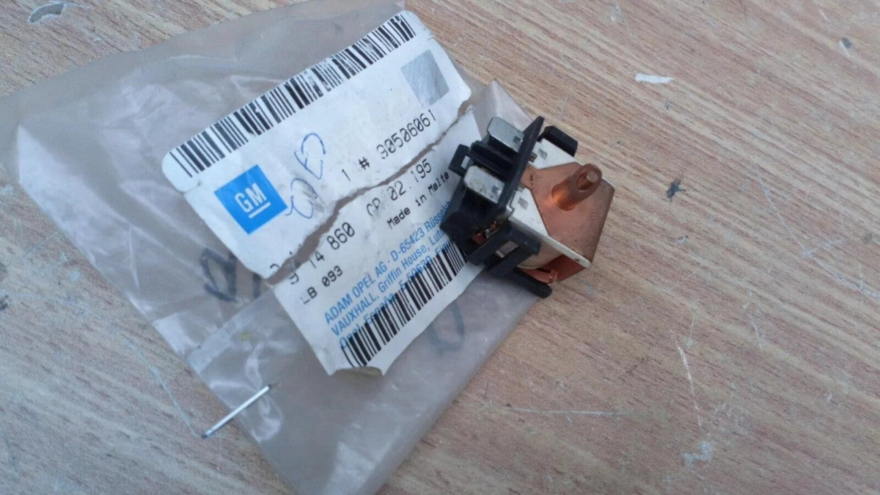 A/T Parking Lock Switch fits Opel Vauxhall Omega B Astra F Corsa B 90506061 View Front