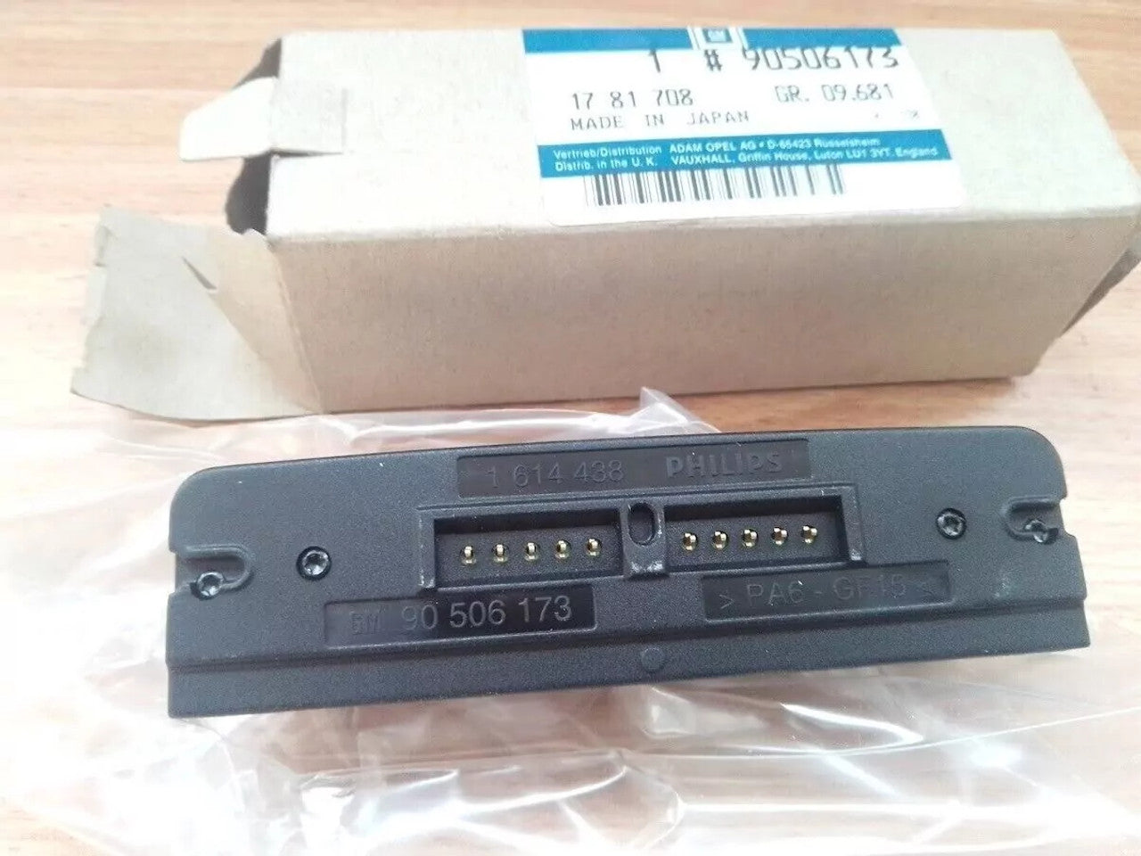 Buttons Control Panel Radio fits Opel Vectra B Corsa B Omega B 90506173 Genuine View Rear