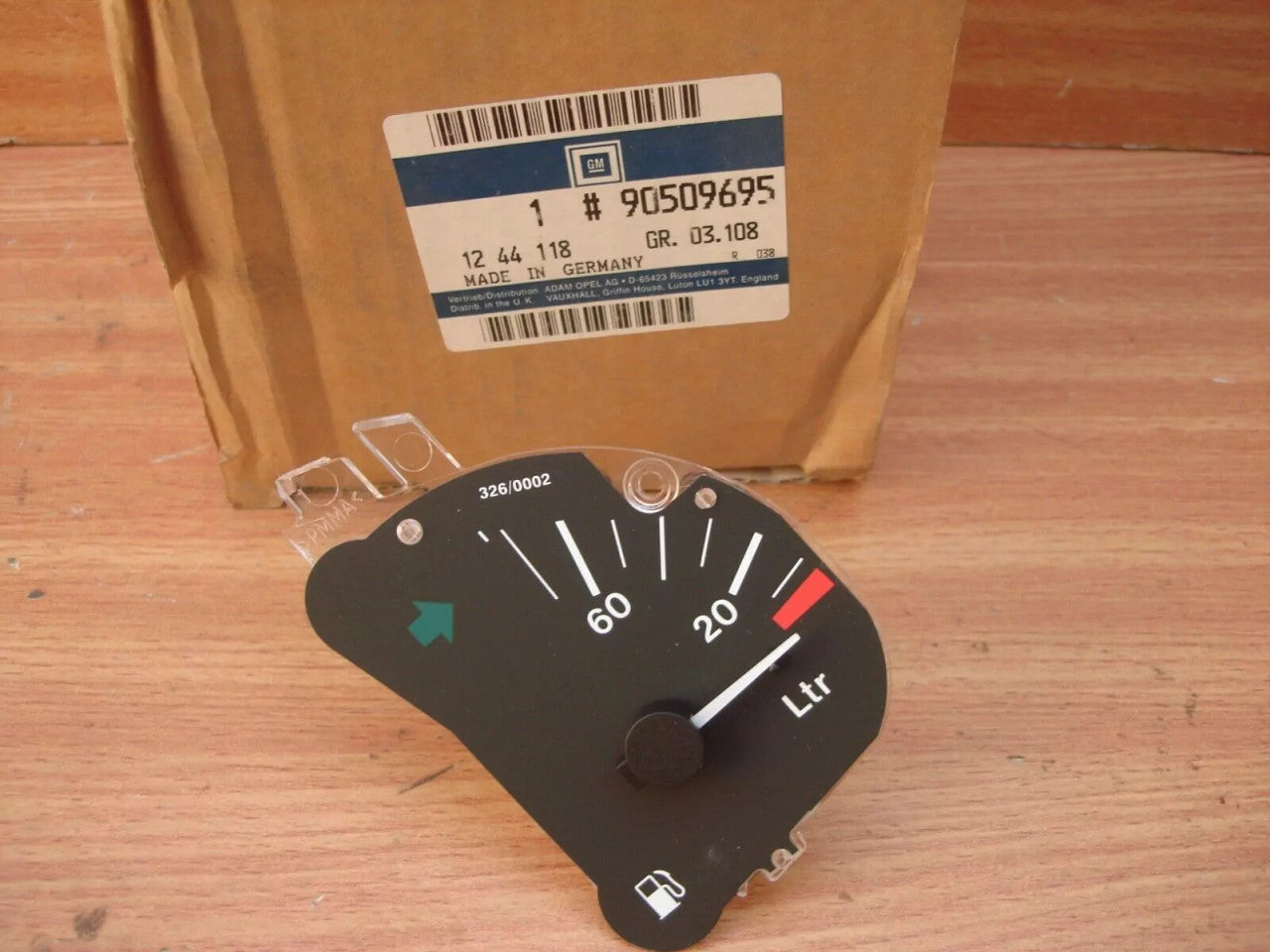 Fuel Gauge fits Opel Vauxhall Omega B 90509695 Genuine View Front