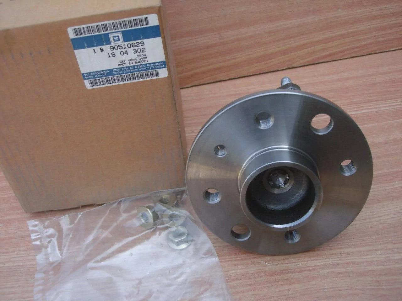 Wheel Bearing Hub Rear fits Opel Vauxhall Astra F GSi Cavalier 90510629 Genuine View Rear