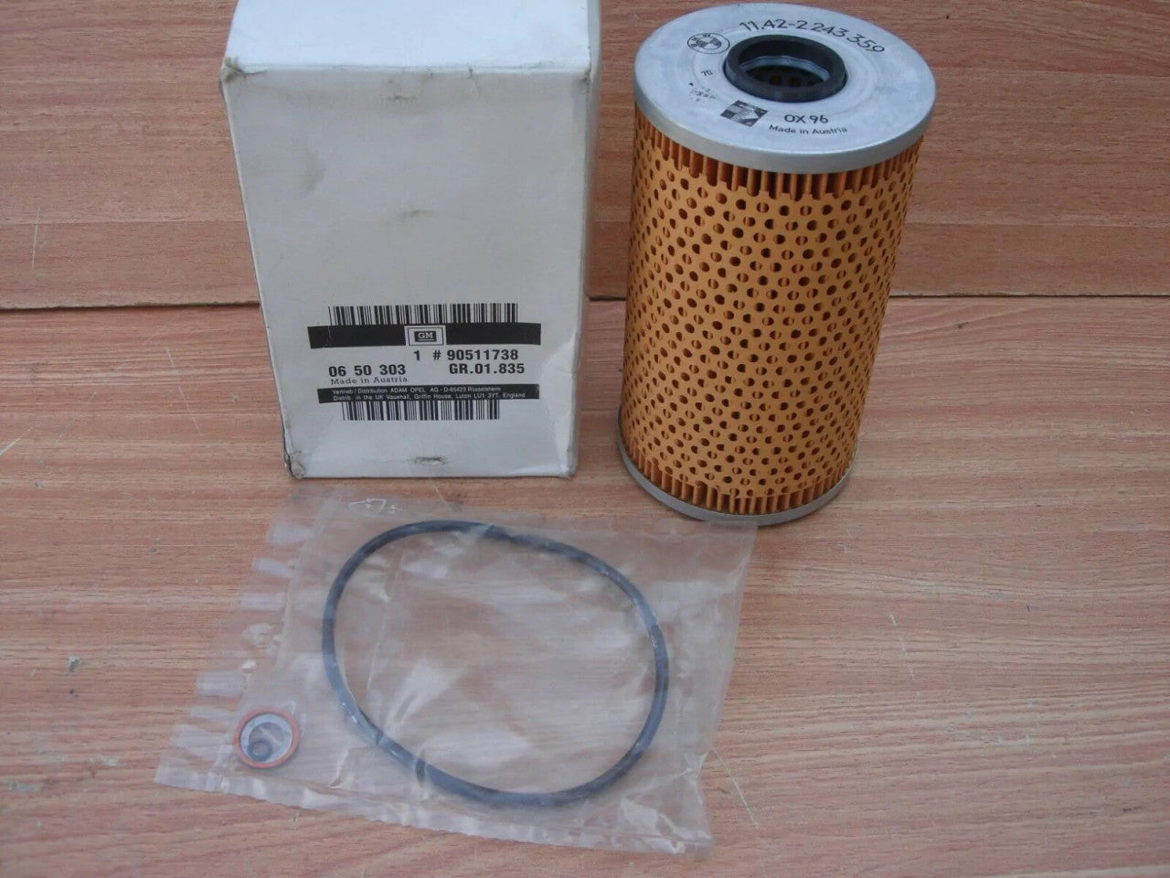 Oil Filter fits Opel Vauxhall Omega B U25TD X25TD BMW M51 Diesel Genuine 90511738 View Right