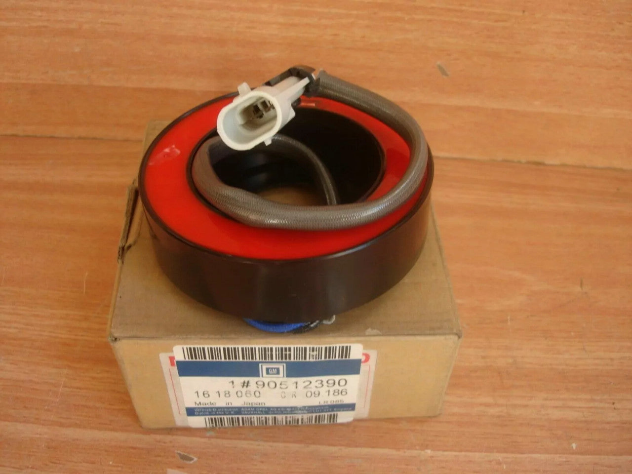 Air Condition Compressor Coil fits Opel Vauxhall Vectra B X25XE Y26SE Genuine 90512390 View Rear