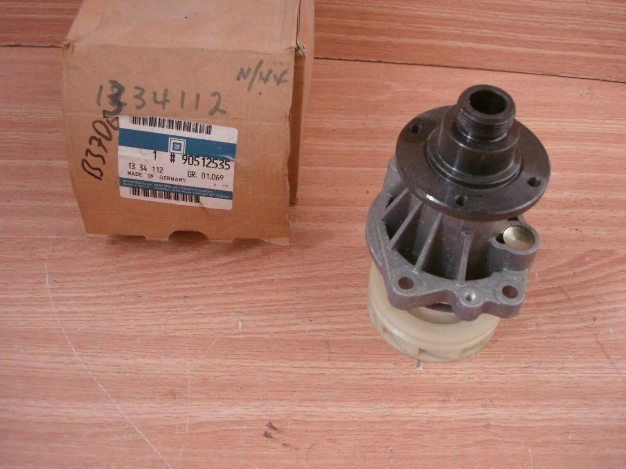 Water Pump fits Opel Vauxhall Omega B U25TD X25TD 90512535 Genuine View Front