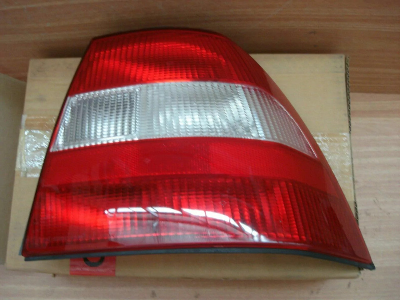 Tail Light Right fits Opel Vauxhall Vectra B 90512716 Genuine View Rear