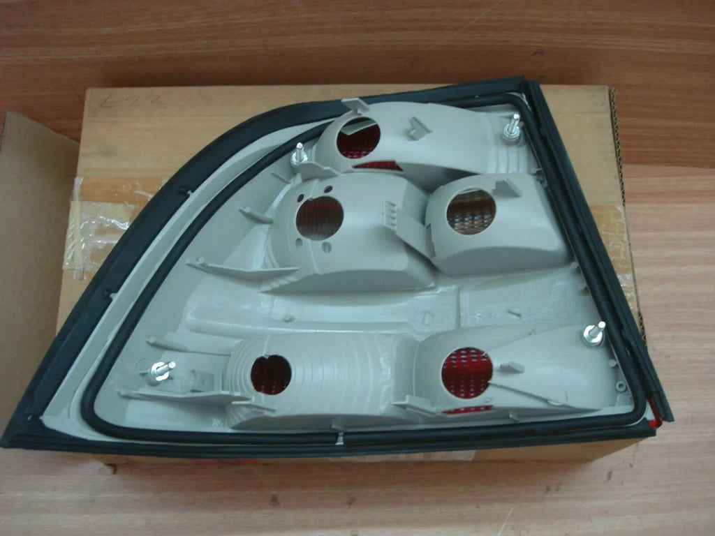 Tail Light Right fits Opel Vauxhall Vectra B 90512716 Genuine View Right
